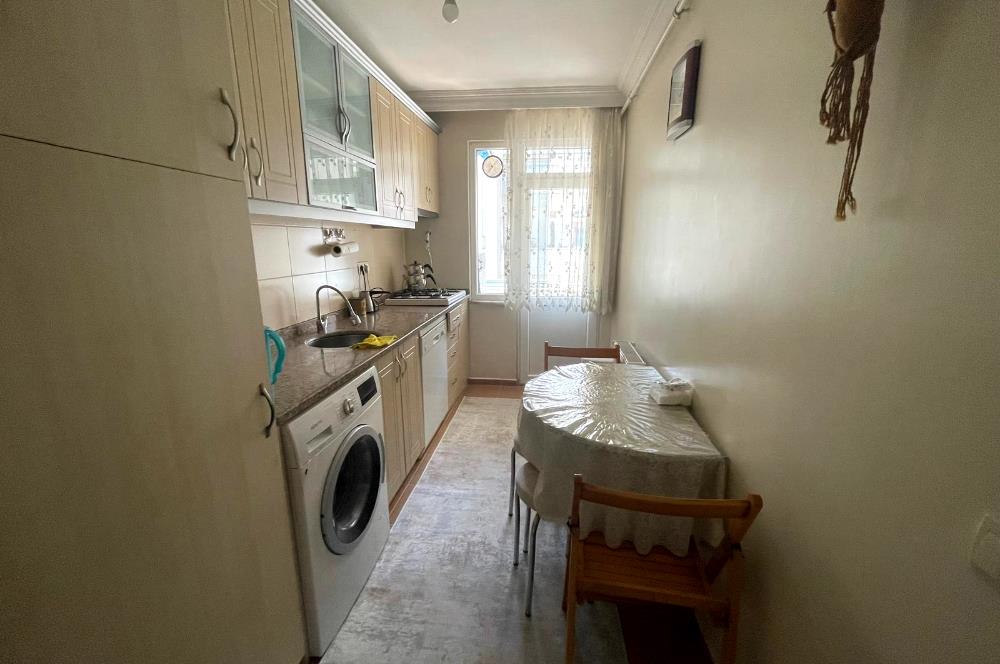 ÜNALANDA METRO VE METROBÜS YAKINI BALKONLU 2+1 DAİRE SATILIK