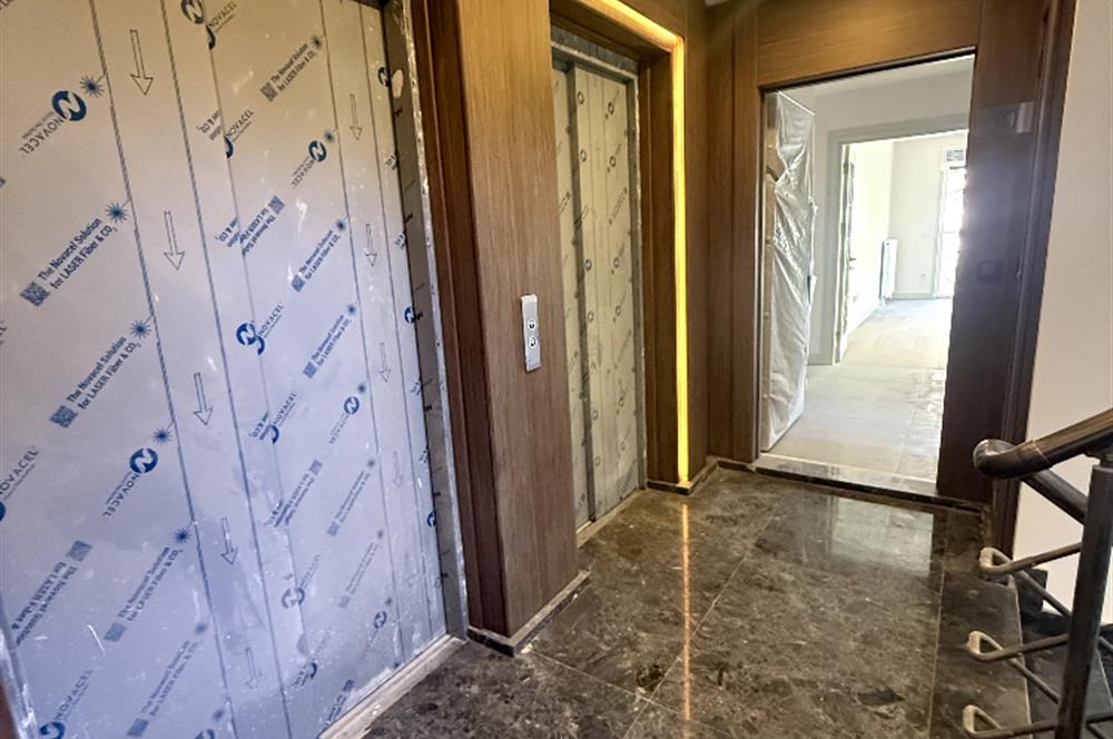 BAĞDAT CADDESİ 5 DK,TEPEGÖZ SOKAK,3+1,BALKONLU,KİRALIK