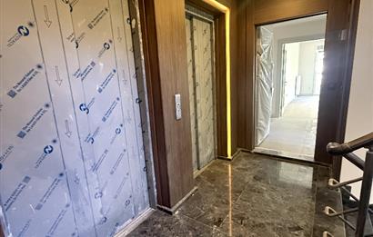 BAĞDAT CADDESİ 5 DK,TEPEGÖZ SOKAK,3+1,BALKONLU,KİRALIK