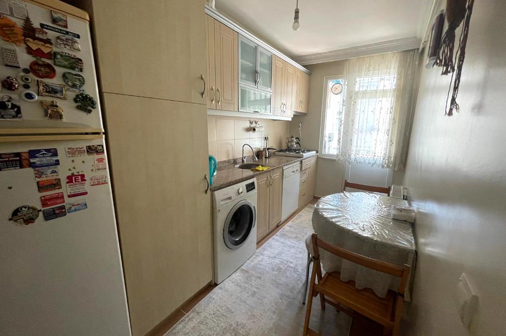 ÜNALANDA METRO VE METROBÜS YAKINI BALKONLU 2+1 DAİRE SATILIK