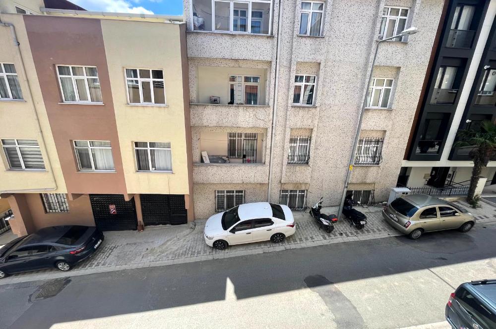 ÜNALANDA METRO VE METROBÜS YAKINI BALKONLU 2+1 DAİRE SATILIK