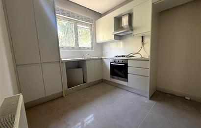 BAĞDAT CADDESİ 5 DK,TEPEGÖZ SOKAK,3+1,BALKONLU,KİRALIK