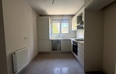 BAĞDAT CADDESİ 5 DK,TEPEGÖZ SOKAK,3+1,BALKONLU,KİRALIK