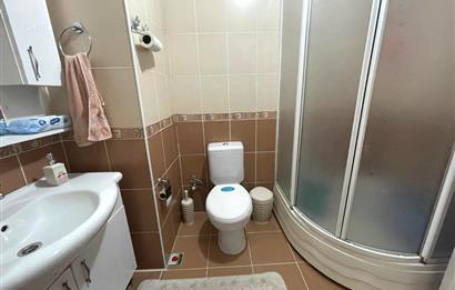 ÜNALANDA METRO VE METROBÜS YAKINI BALKONLU 2+1 DAİRE SATILIK