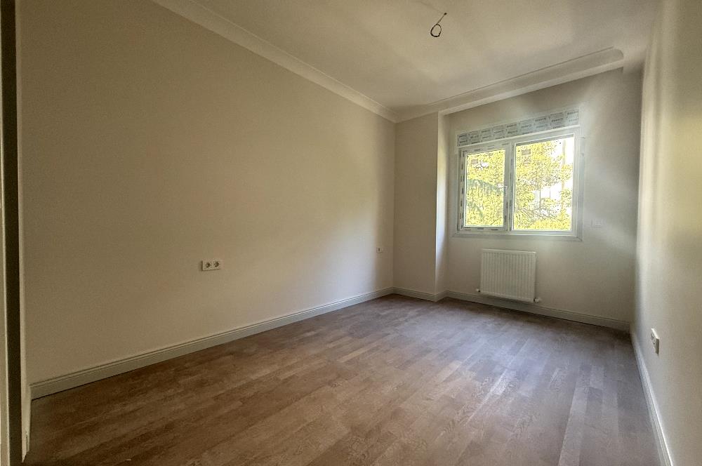BAĞDAT CADDESİ 5 DK,TEPEGÖZ SOKAK,3+1,BALKONLU,KİRALIK
