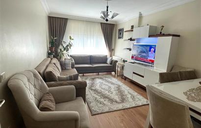 ÜNALANDA METRO VE METROBÜS YAKINI BALKONLU 2+1 DAİRE SATILIK