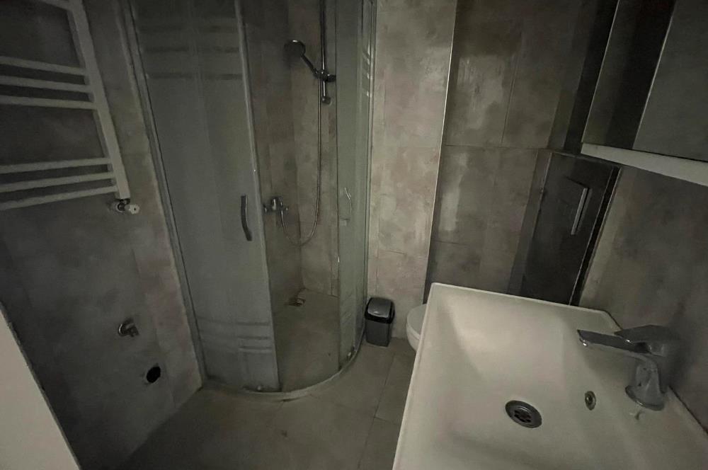 ÜNALANDA METRO VE METROBÜSE YAKIN 1+1 KİRALIK DAİRE