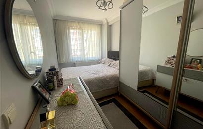 ÜNALANDA METRO VE METROBÜS YAKINI BALKONLU 2+1 DAİRE SATILIK