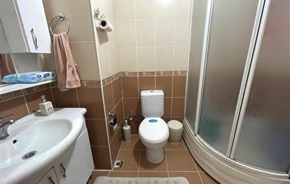 ÜNALANDA METRO VE METROBÜS YAKINI BALKONLU 2+1 DAİRE SATILIK