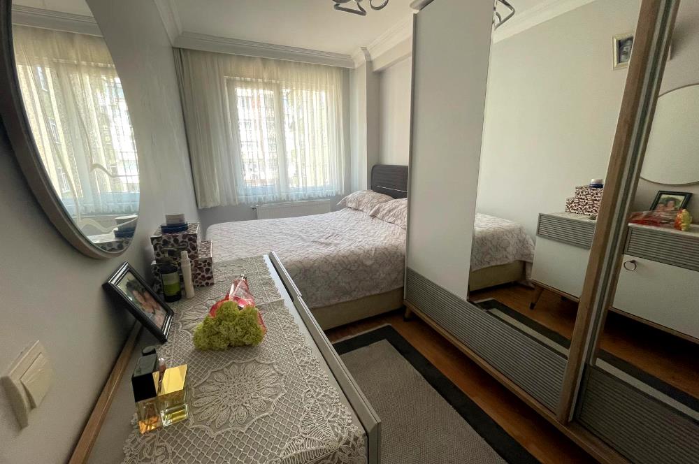 ÜNALANDA METRO VE METROBÜS YAKINI BALKONLU 2+1 DAİRE SATILIK