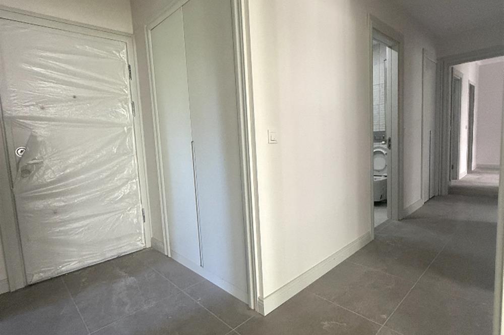 BAĞDAT CADDESİ 5 DK,TEPEGÖZ SOKAK,3+1,BALKONLU,KİRALIK