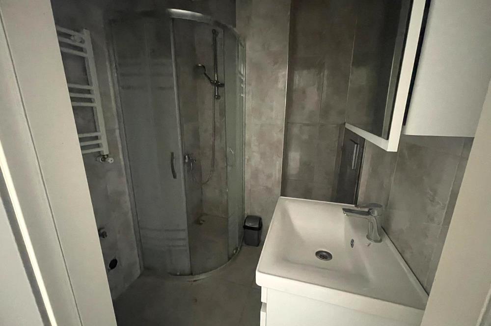 ÜNALANDA METRO VE METROBÜSE YAKIN 1+1 KİRALIK DAİRE