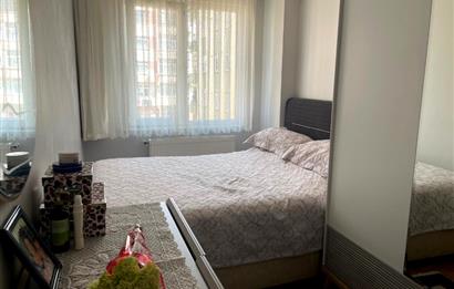ÜNALANDA METRO VE METROBÜS YAKINI BALKONLU 2+1 DAİRE SATILIK