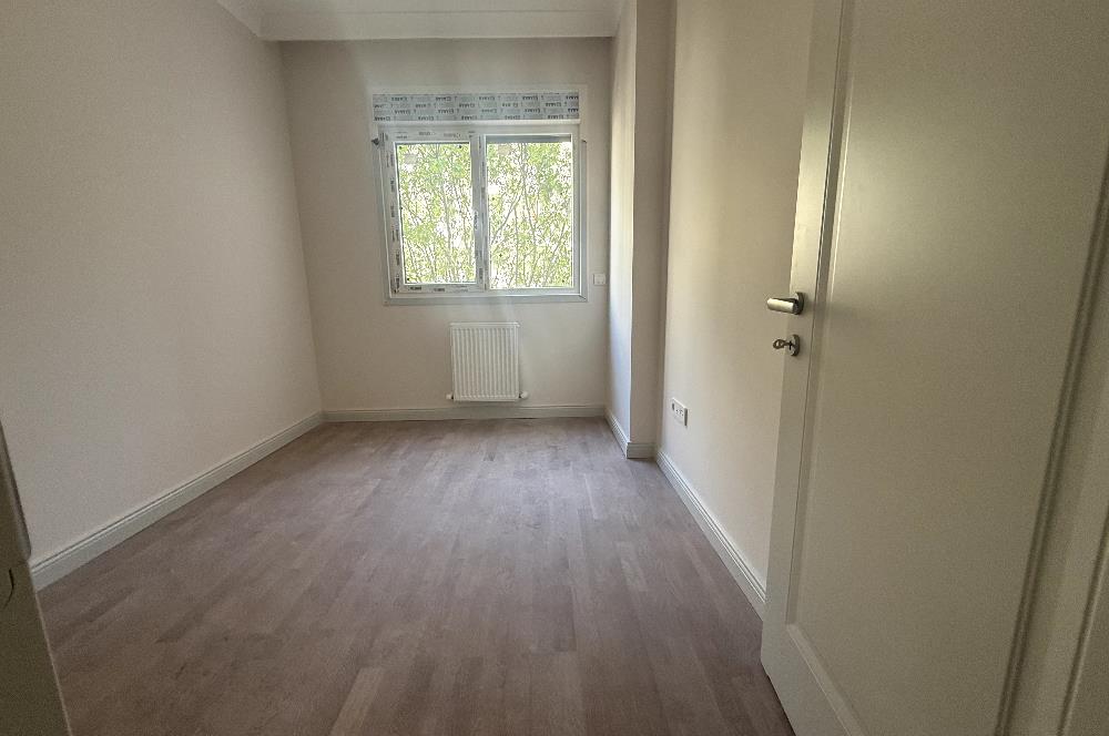 BAĞDAT CADDESİ 5 DK,TEPEGÖZ SOKAK,3+1,BALKONLU,KİRALIK