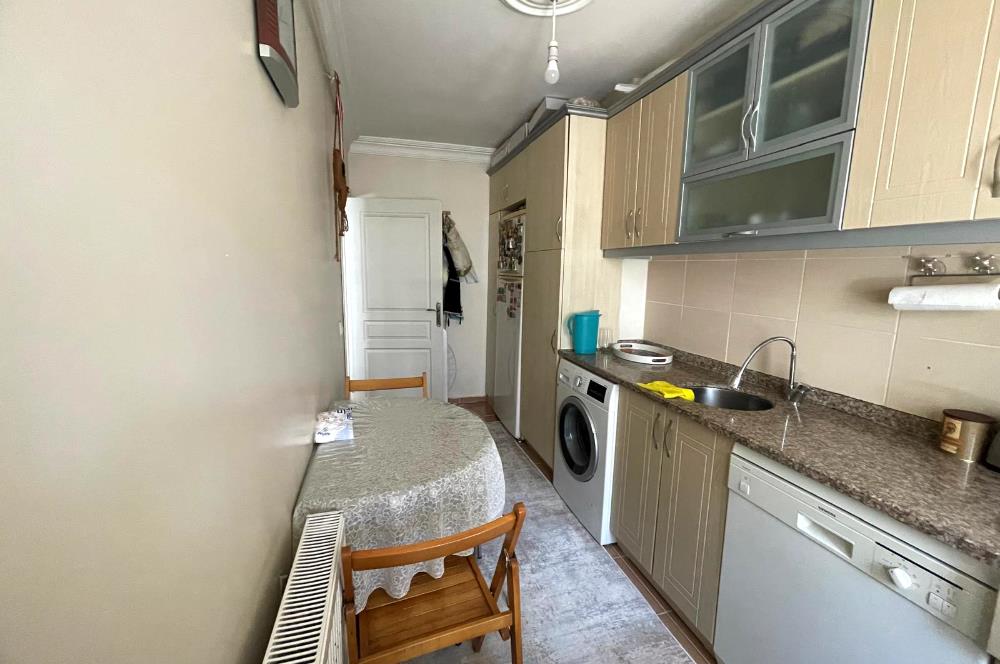 ÜNALANDA METRO VE METROBÜS YAKINI BALKONLU 2+1 DAİRE SATILIK