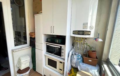 ÜNALANDA METRO VE METROBÜS YAKINI BALKONLU 2+1 DAİRE SATILIK