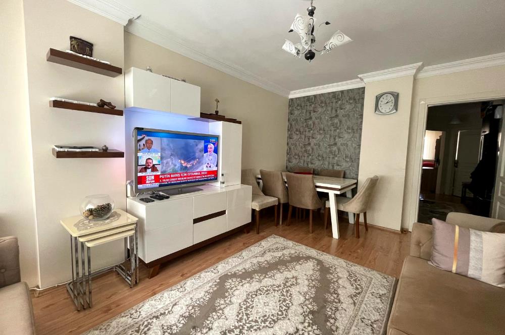 ÜNALANDA METRO VE METROBÜS YAKINI BALKONLU 2+1 DAİRE SATILIK