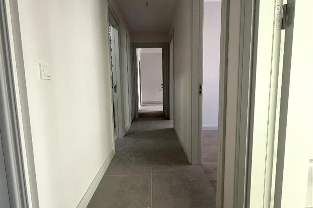 BAĞDAT CADDESİ 5 DK,TEPEGÖZ SOKAK,3+1,BALKONLU,KİRALIK