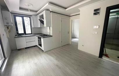 ÜNALANDA METRO VE METROBÜSE YAKIN 1+1 KİRALIK DAİRE