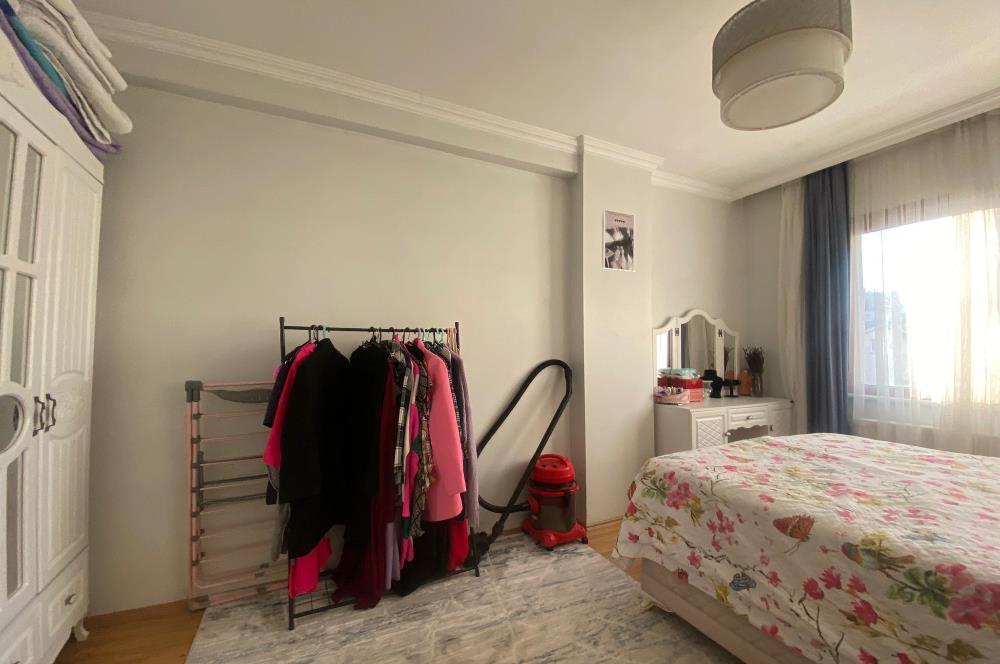 Kağıthane Çeliktepe'de Acil Satılık Ful Tadilatlı 2+1 Daire