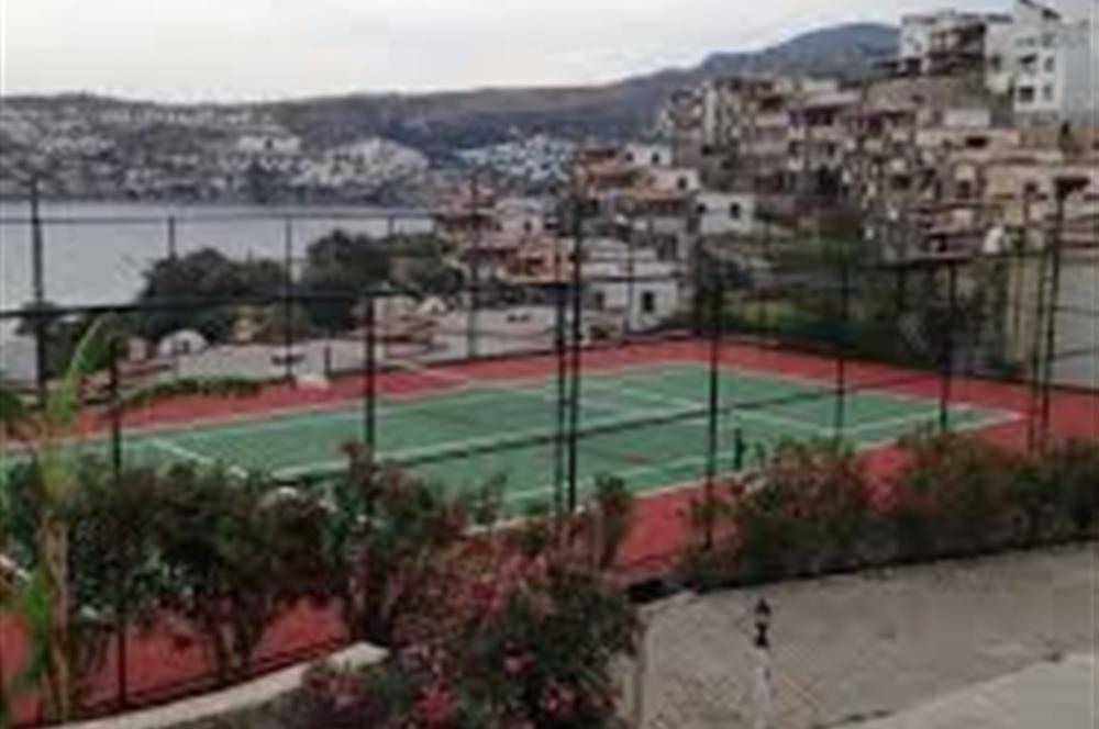 Bodrum, Gündoğan'da Plajlara Yakın, Deniz Manzaralı, Satılık Bahçe Dubleksi