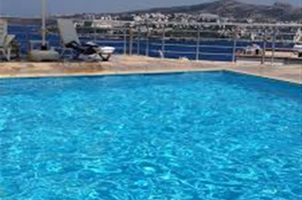 Bodrum, Gündoğan'da Plajlara Yakın, Deniz Manzaralı, Satılık Bahçe Dubleksi