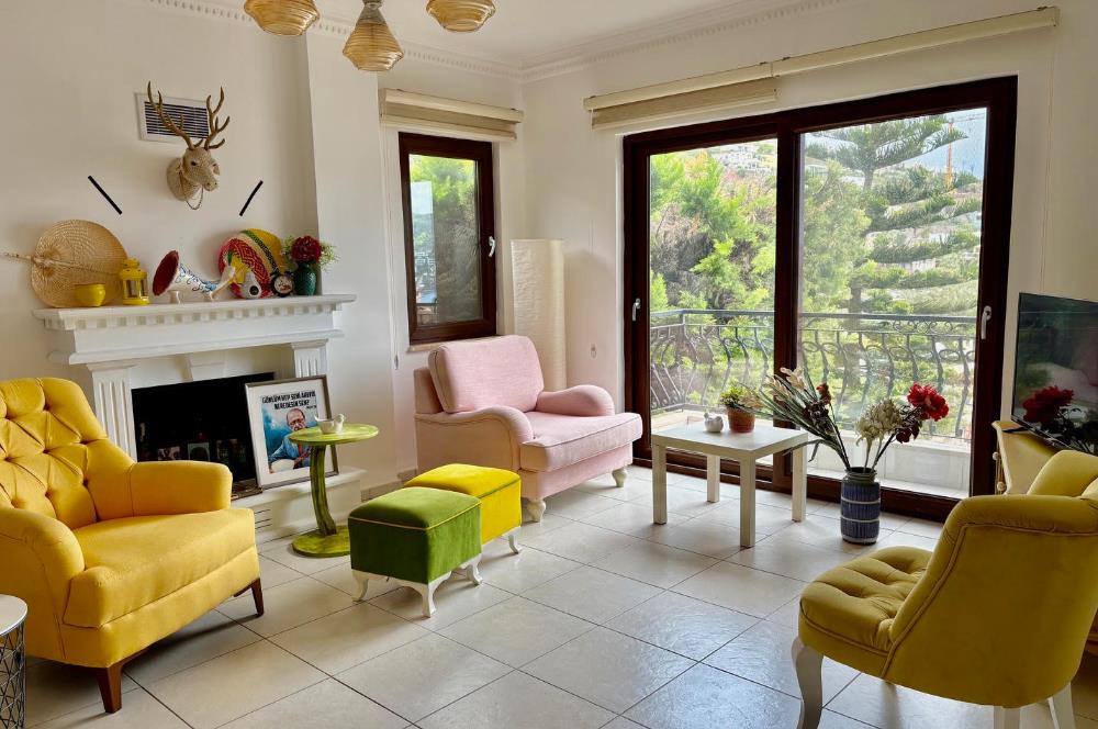 Bodrum, Gündoğan'da Plajlara Yakın, Deniz Manzaralı, Satılık Bahçe Dubleksi