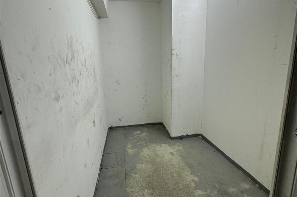MALTEPE FEYZULLAH CADDESİ'NDE 350m2 KİRALIK DÜKAN & DEPO
