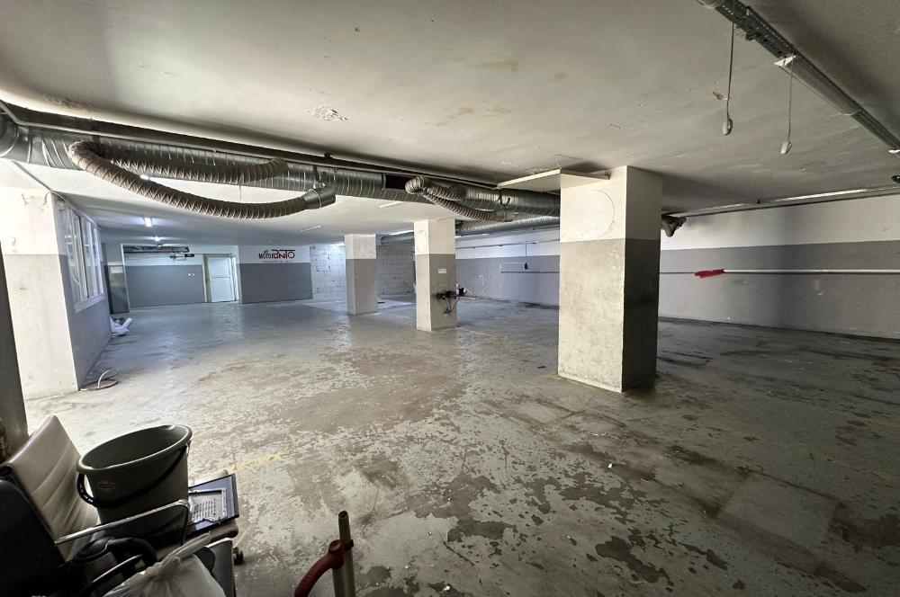 MALTEPE FEYZULLAH CADDESİ'NDE 350m2 KİRALIK DÜKAN & DEPO