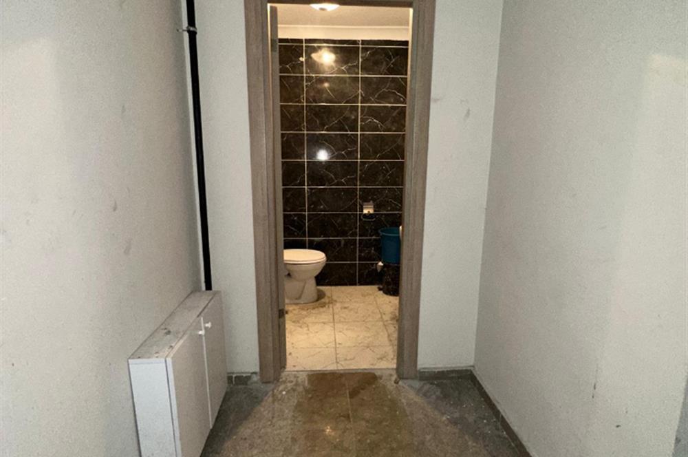 MALTEPE FEYZULLAH CADDESİ'NDE 350m2 KİRALIK DÜKAN & DEPO