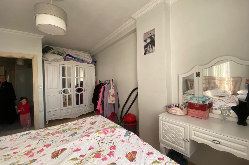 Kağıthane Çeliktepe'de Acil Satılık Ful Tadilatlı 2+1 Daire