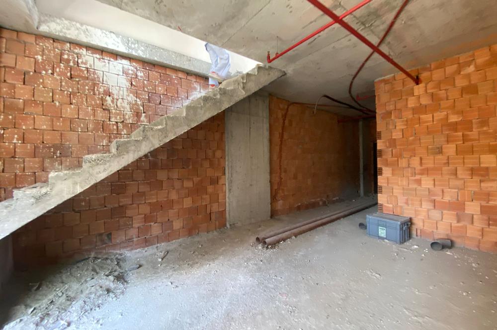Kanyon ve Özdilek Avm Yanı Cadde Üzeri Satılık Donanımlı Dükkan