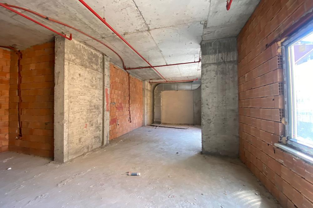 Kanyon ve Özdilek Avm Yanı Cadde Üzeri Satılık Donanımlı Dükkan