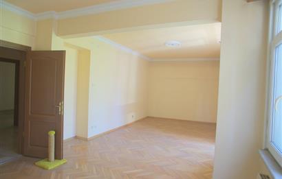 TÜLAY ÖZKÖK'TEN ŞİŞLİ MERKEZ GENİŞ YÜKSEK GİRİŞ KİRALIK DAİRE