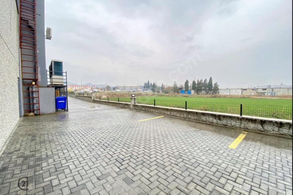 Akhan'da, Ankara Asfaltı Üzerinde 695 m2 Fabrika Holü