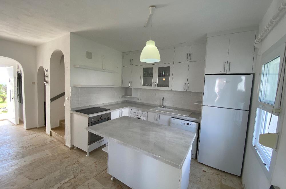 Bodrum Kadıkalesi Sahilinde Özel Kum Plajlı Site İçinde Denize 150m Mesafede Full Eşyalı Kiralık Dubleks Yazlık
