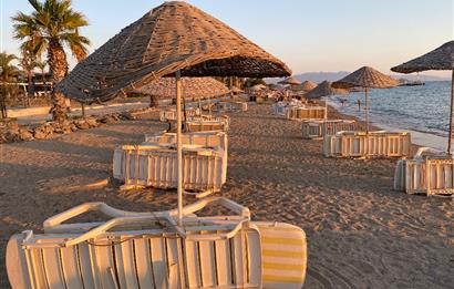 Bodrum Kadıkalesi Sahilinde Özel Kum Plajlı Site İçinde Denize 150m Mesafede Full Eşyalı Kiralık Dubleks Yazlık