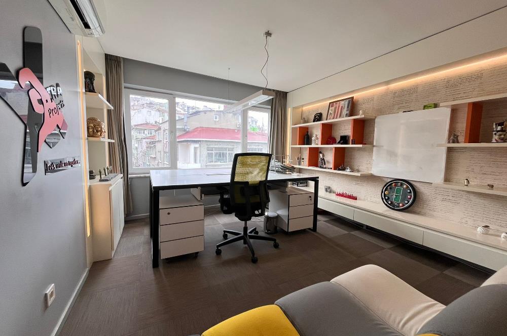 Emsalsiz Özel Tasarım Eşyalı Ofis Katı