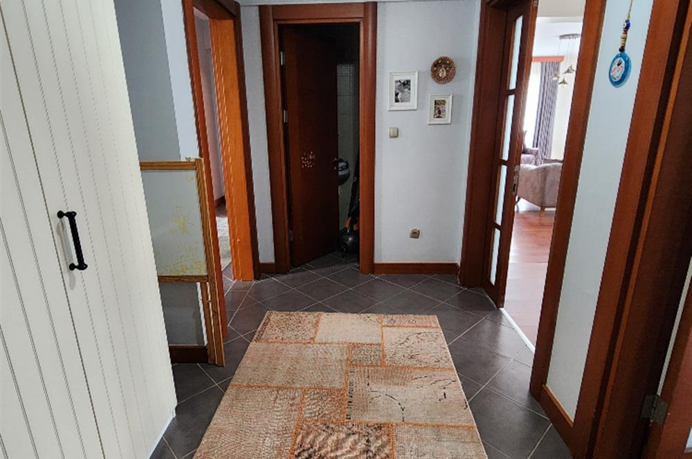 ÜMRANİYE MERİT LİFE GÖL KONAKLARINDA 3+1 180 m2 DAİRE