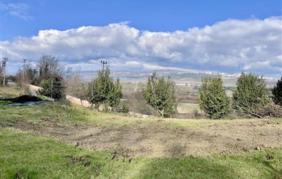 C21’DEN SAPANCA GÖL MANZARALI DOĞAYLA İÇ İÇE İMARLI ARSA