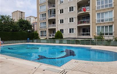 ÜMRANİYE MERİT LİFE GÖL KONAKLARINDA 3+1 180 m2 DAİRE
