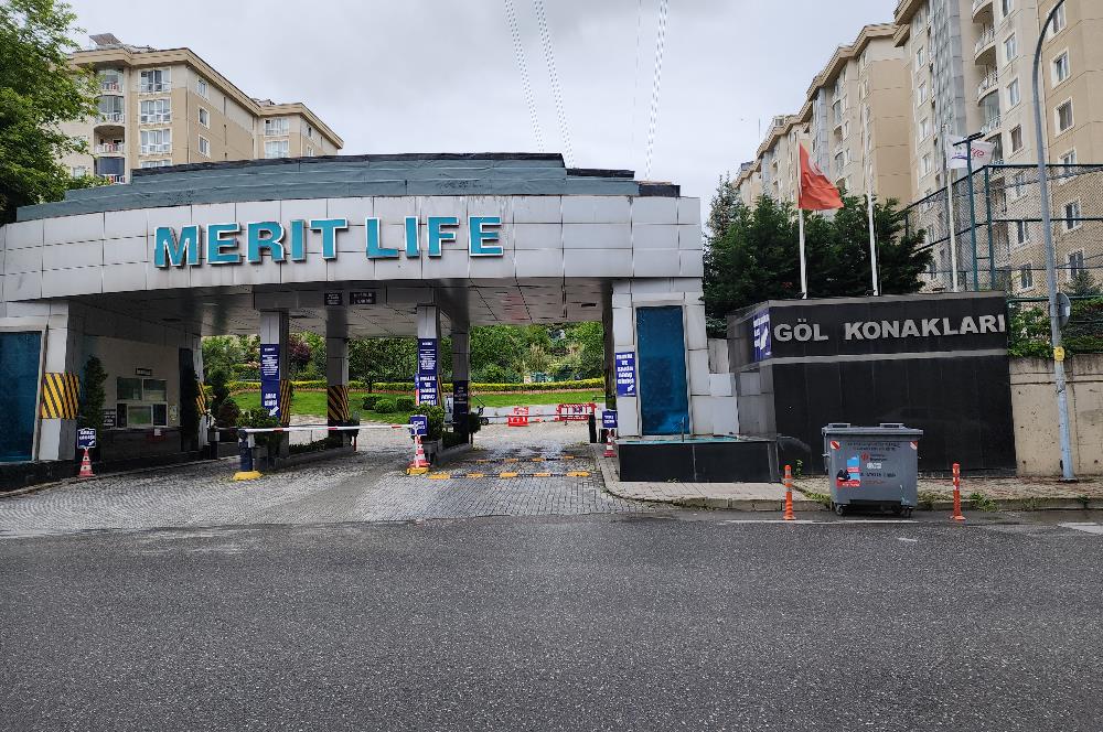 ÜMRANİYE MERİT LİFE GÖL KONAKLARINDA 3+1 180 m2 DAİRE