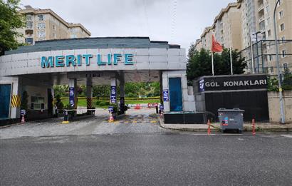 ÜMRANİYE MERİT LİFE GÖL KONAKLARINDA 3+1 180 m2 DAİRE