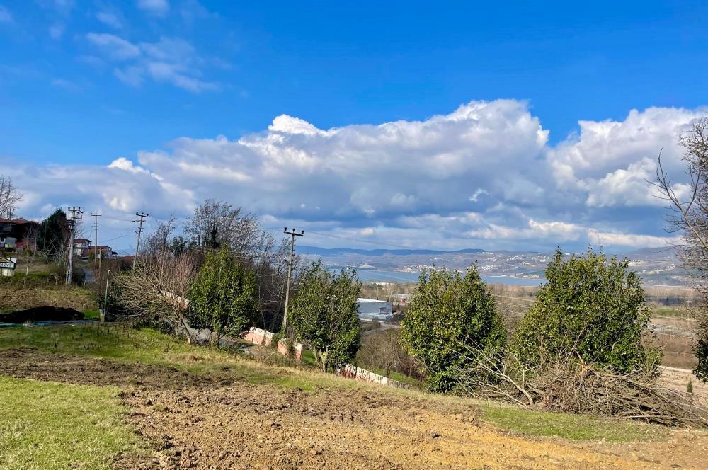 C21’DEN SAPANCA GÖL MANZARALI DOĞAYLA İÇ İÇE İMARLI ARSA