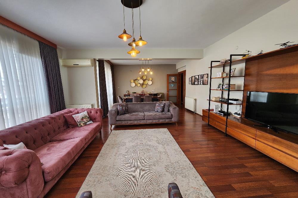 ÜMRANİYE MERİT LİFE GÖL KONAKLARINDA 3+1 180 m2 DAİRE