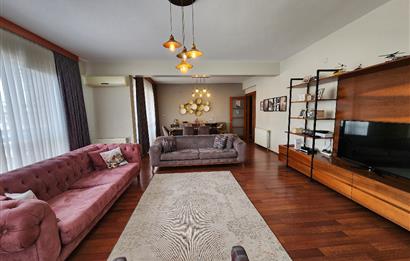 ÜMRANİYE MERİT LİFE GÖL KONAKLARINDA 3+1 180 m2 DAİRE