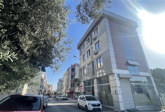 ESATPAŞA OTOBAN YAN YOL ÜZERİNDE ,OTOBANA CEPHELİ DEPOLU DÜKKAN