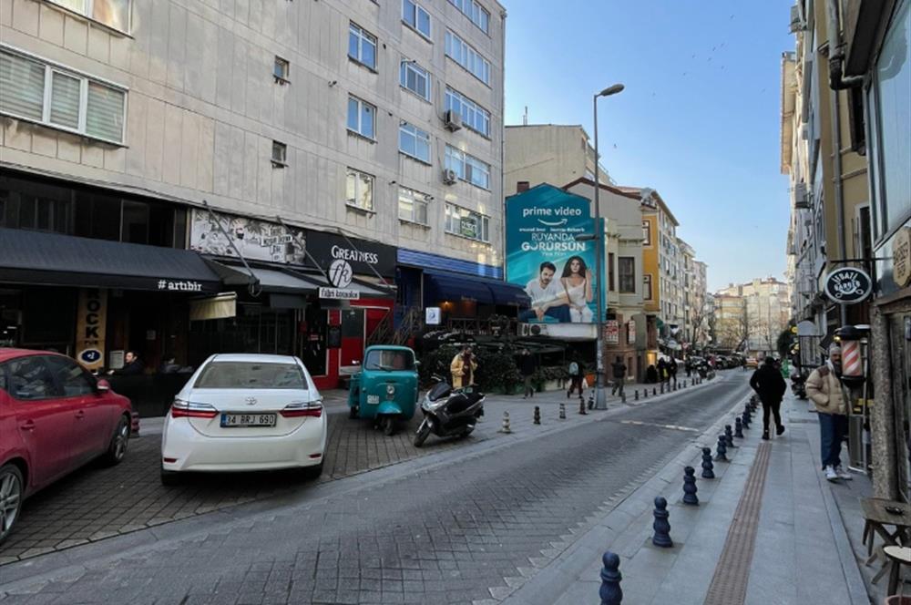 MODA'DA ÇİFT CEPHELİ 2+1 EŞYALI KİRALIK DAİRE