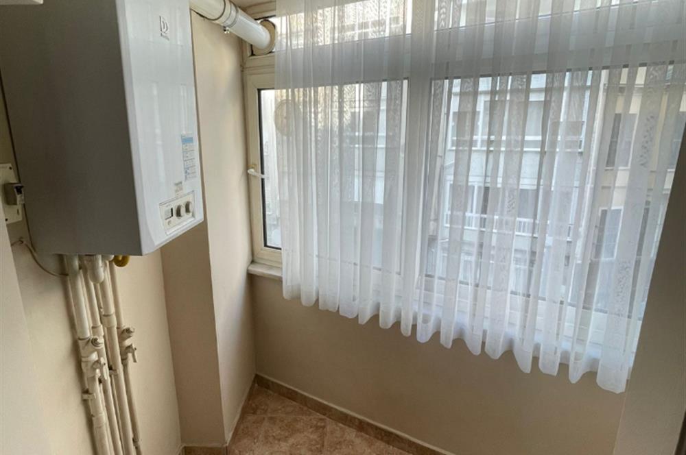 MODA'DA ÇİFT CEPHELİ 2+1 EŞYALI KİRALIK DAİRE
