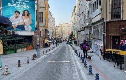 MODA'DA ÇİFT CEPHELİ 2+1 EŞYALI KİRALIK DAİRE